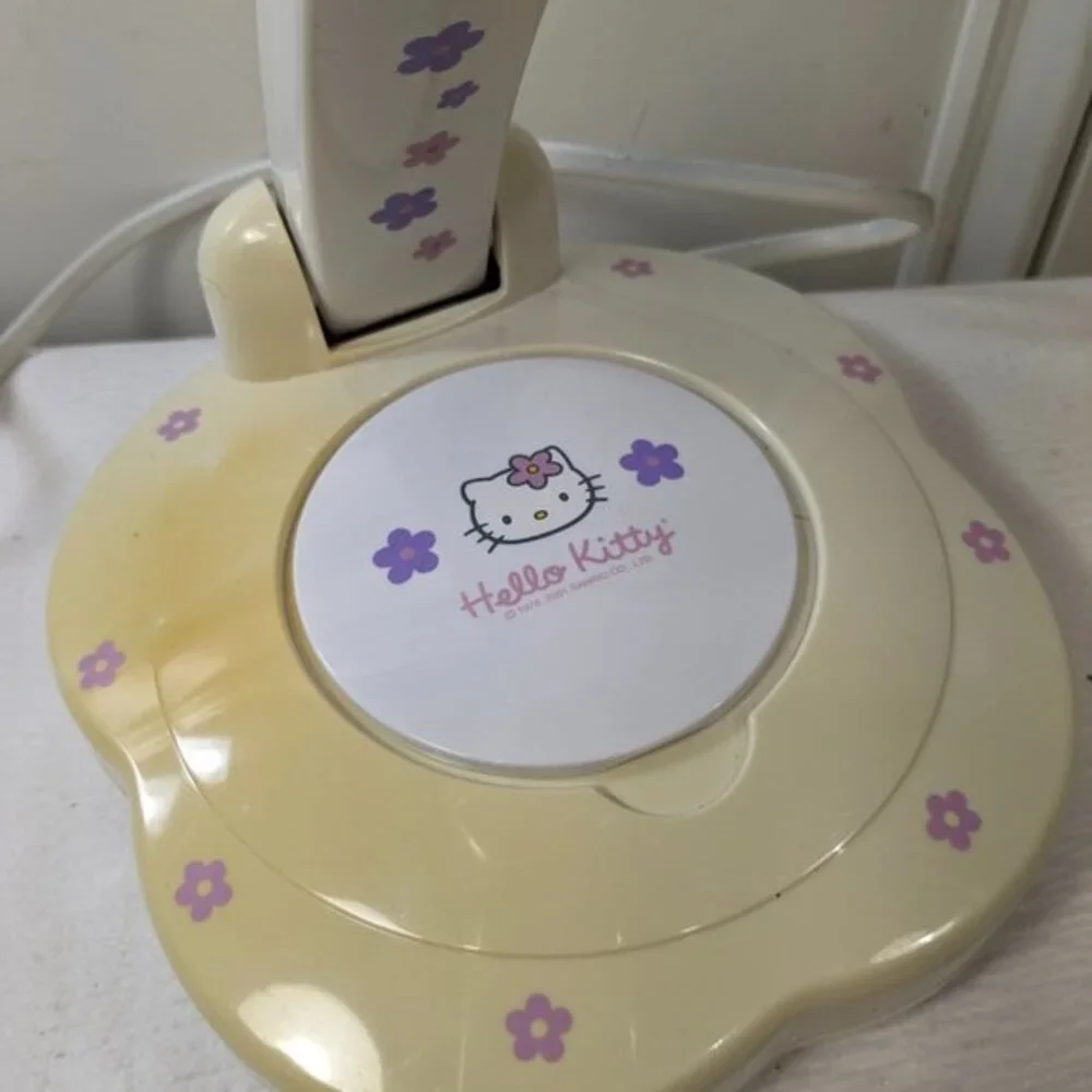Hello Kitty Lighted Make-Up Mirror vanity magnifying electric‎ folding Emerson